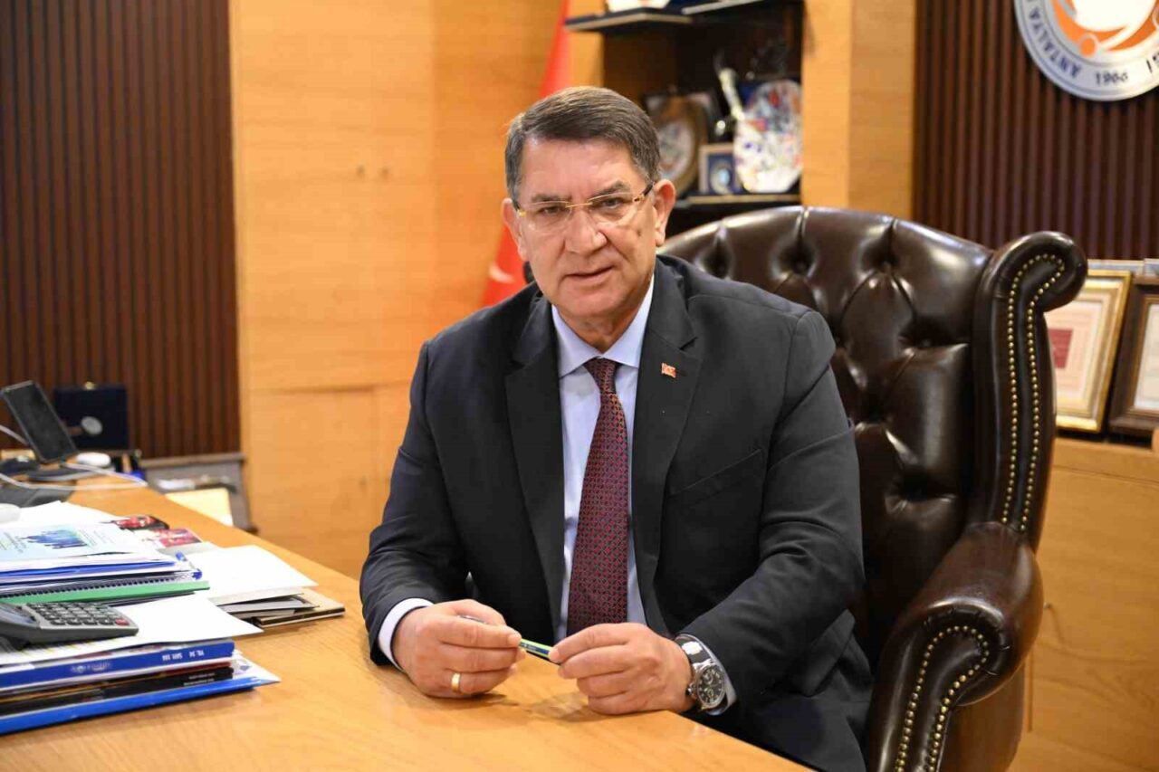 Yeni eğitim öğretim yılı öncesinde Antalya’da kırtasiye ve okul kıyafeti