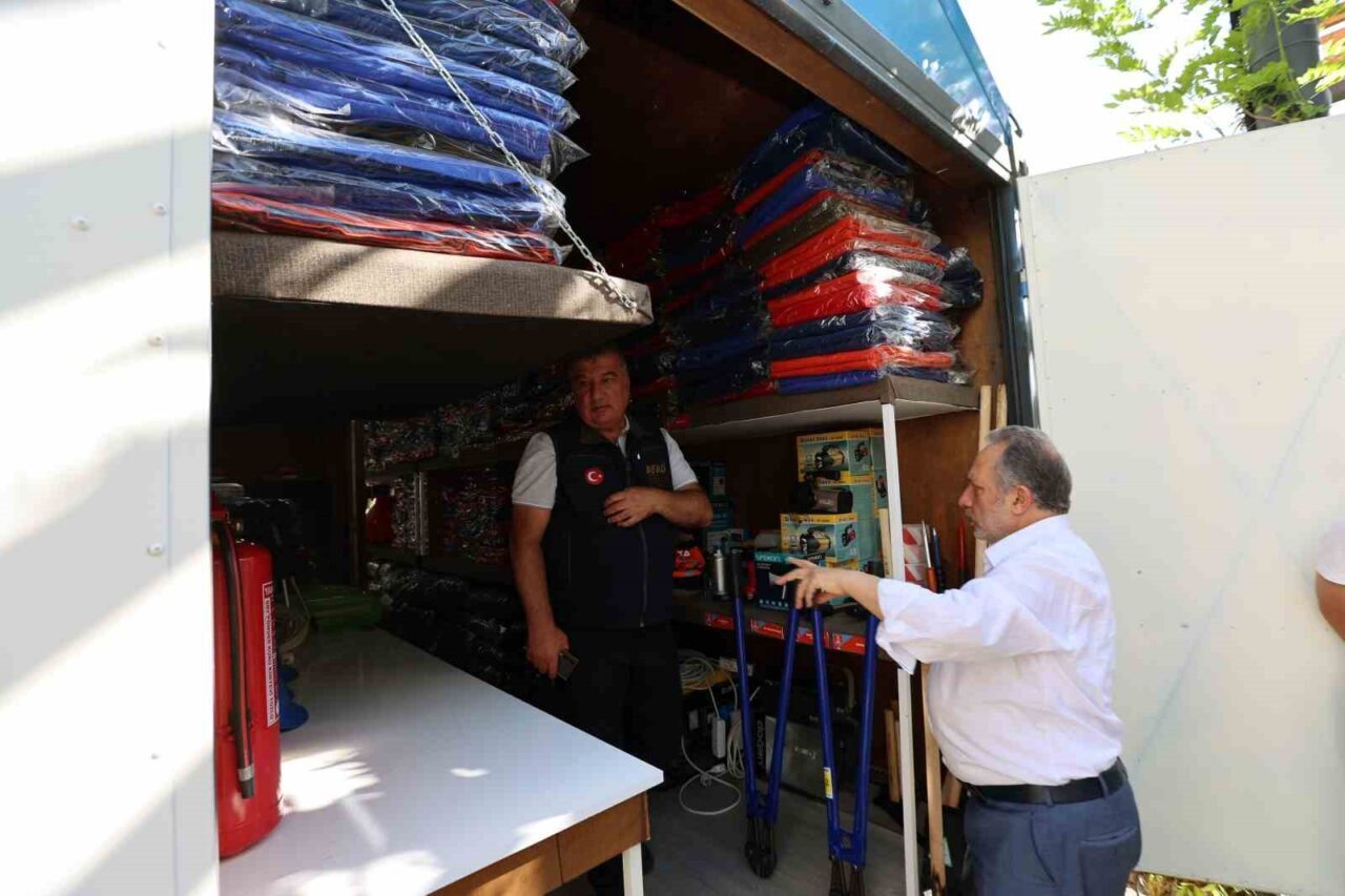 Ülke genelinde ses getiren acil durum konteyneri uygulamasıyla dikkatleri üzerine