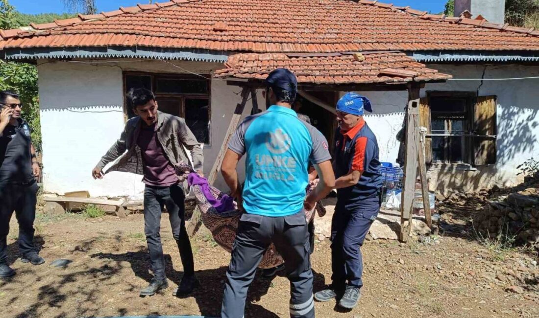 Muğla’nın Köyceğiz ilçesinde gece saatlerinde başlayan ve rüzgarın da etkisi