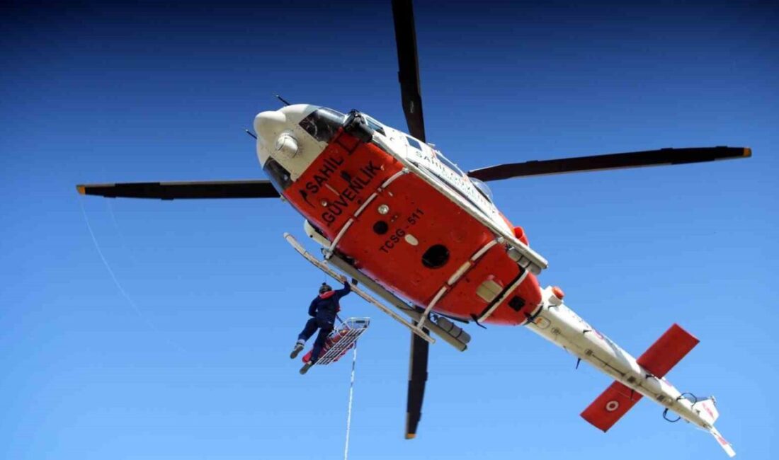 Samsun’da gerçekleştirilen AFAD tatbikatında, 6.5 büyüklüğünde deprem senaryosu canlandırılarak enkazdan