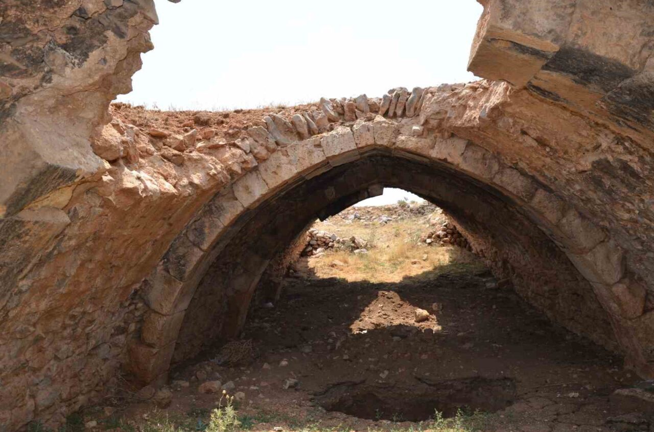 Kahramanmaraş’ın Afşin ilçesinde yer alan Selçuklu dönemi kervan duraklarından Kuru