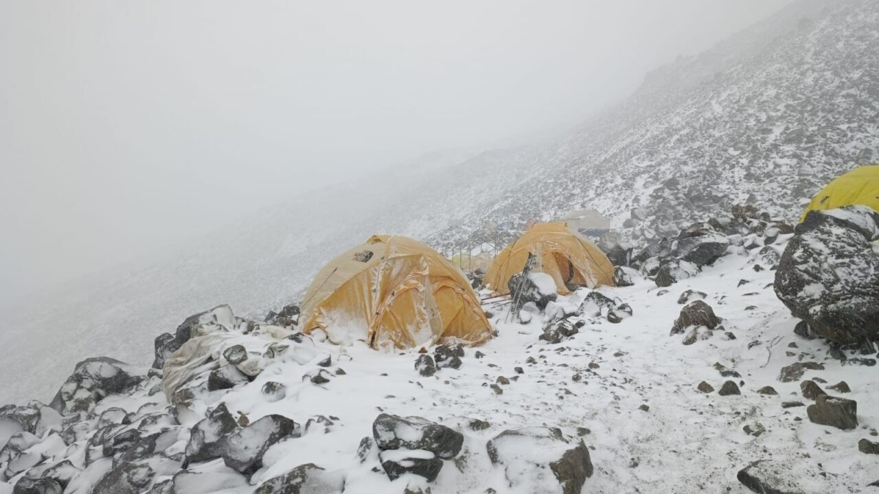 Ağrı Dağı’na zirve tırmanışı için harekete geçen dağcılar, 4 bin