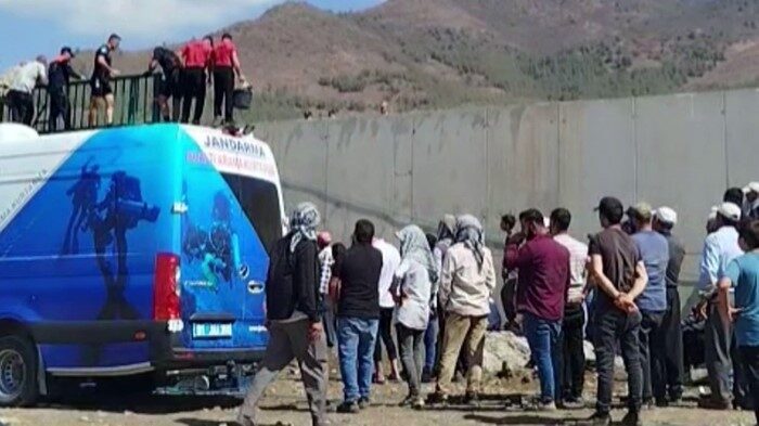 Gaziantep’te ailesi biber toplarken tarla yakınındaki sulama kanalına düşen 8