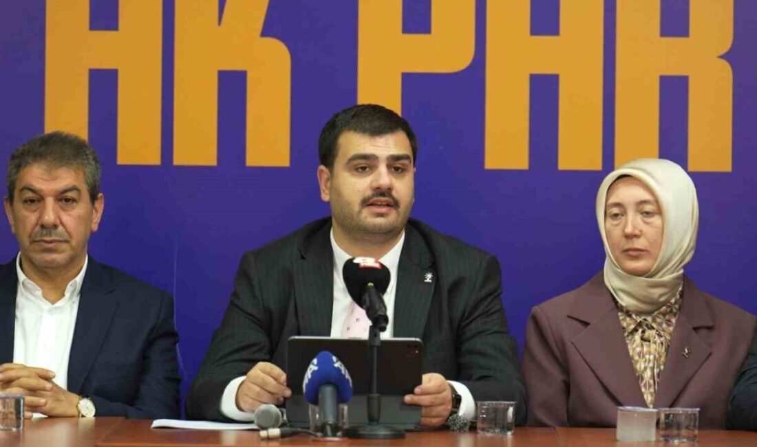 AK Parti Genel Sekreteri ve İzmir Milletvekili Eyüp Kadir İnan,