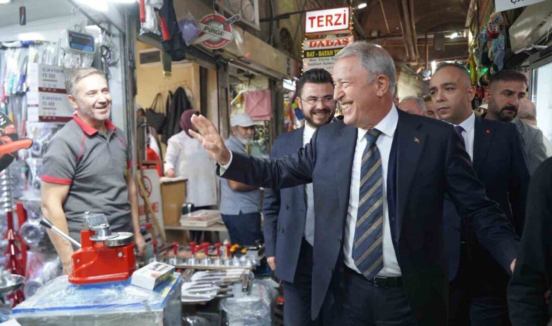 AK Parti Kayseri İl Teşkilatı, Kapalı Çarşı esnafını ziyaret etti.