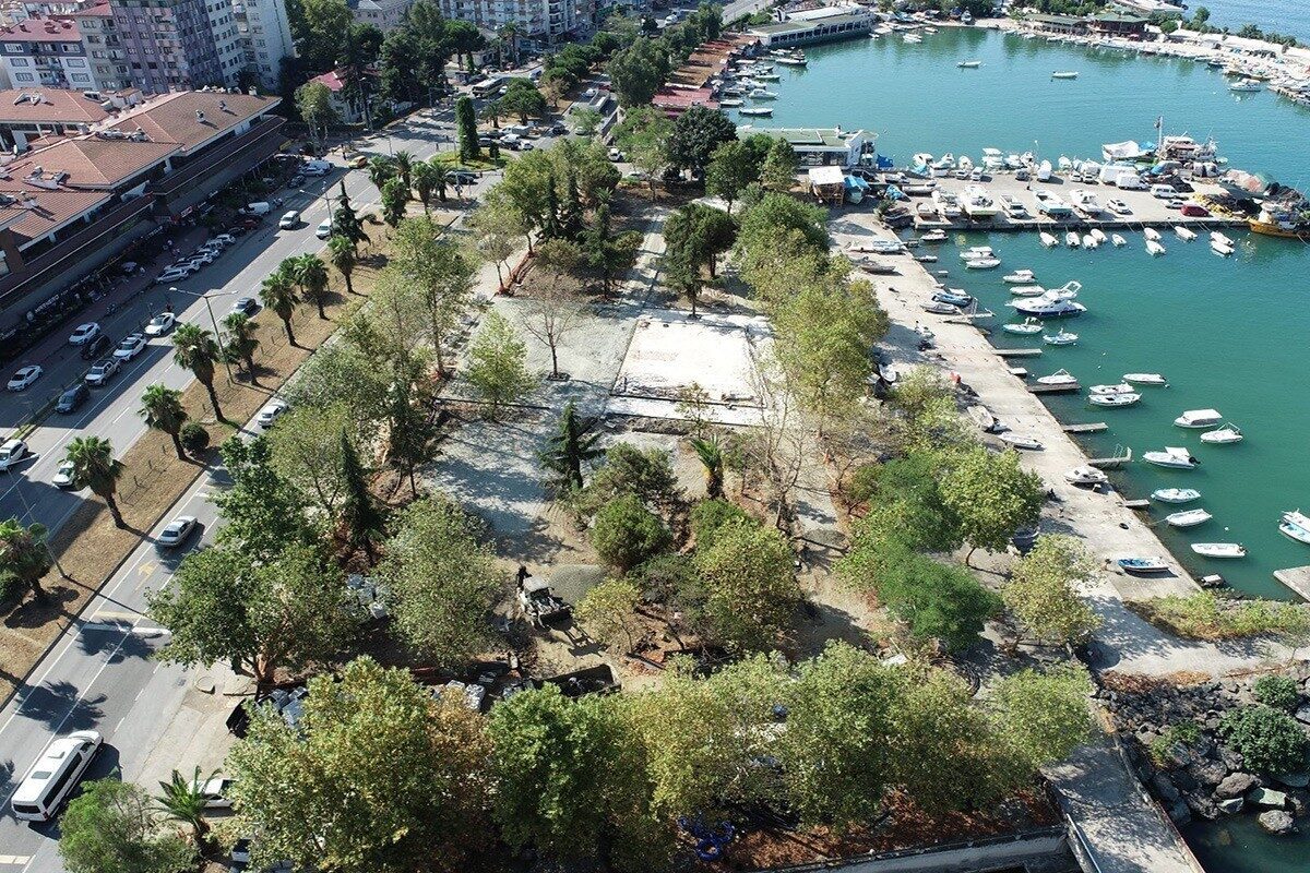 Akçaabat Belediyesi, sahil parkını vatandaşların daha modern, güvenli ve huzurlu