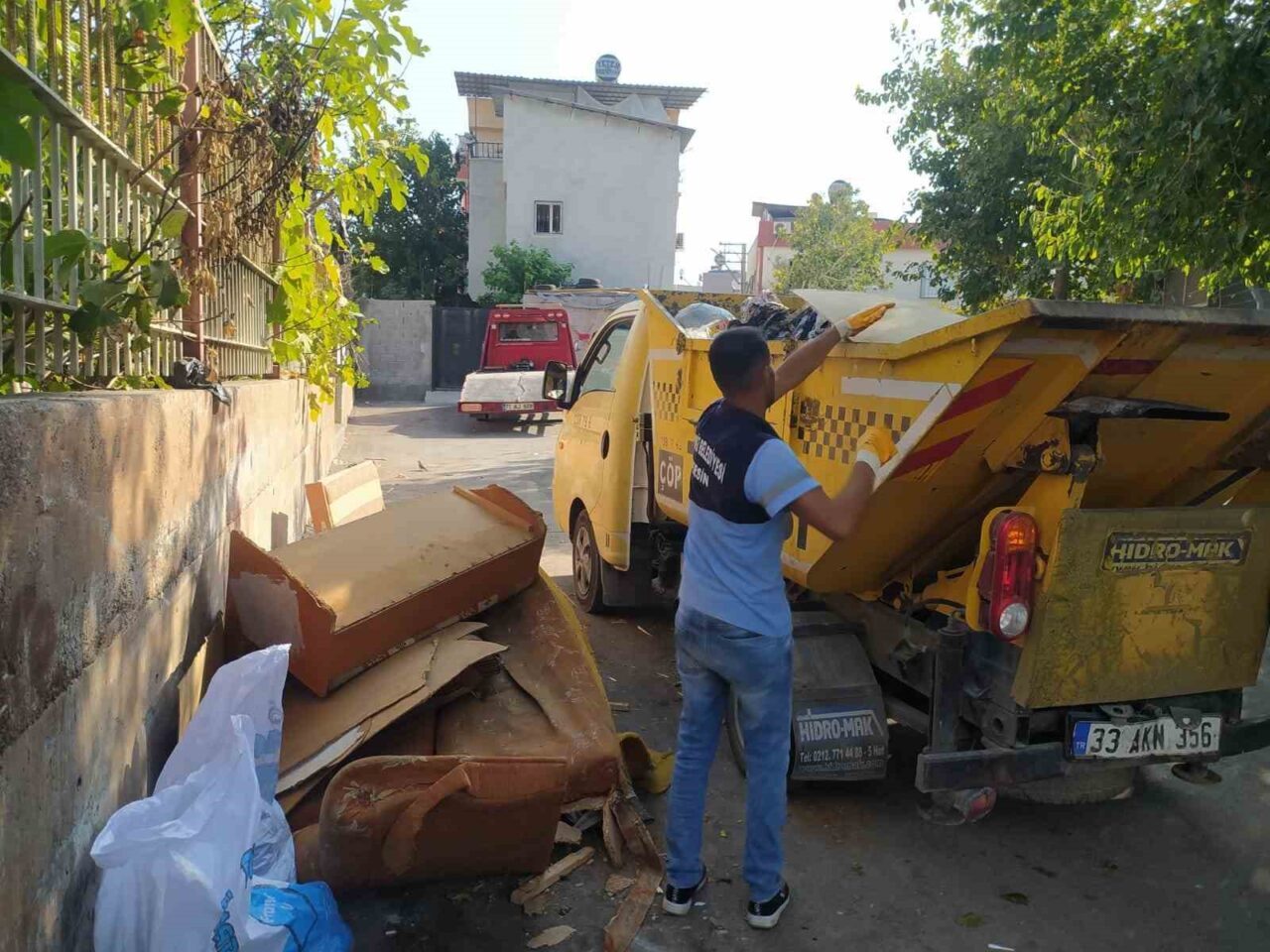 Mersin’in merkez ilçe Akdeniz Belediyesi, kentin cadde, sokak, meydan ve