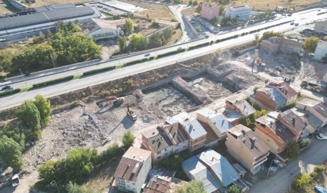 Aziziye Belediye Başkanı Emrullah Akpunar, ilçe sınırları içinde devam eden