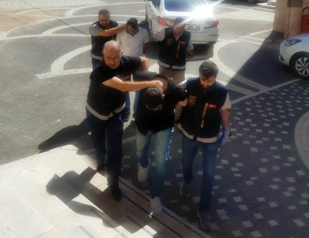 Konya ve ilçelerinde sahte altın ile değeri düşük altınları piyasaya