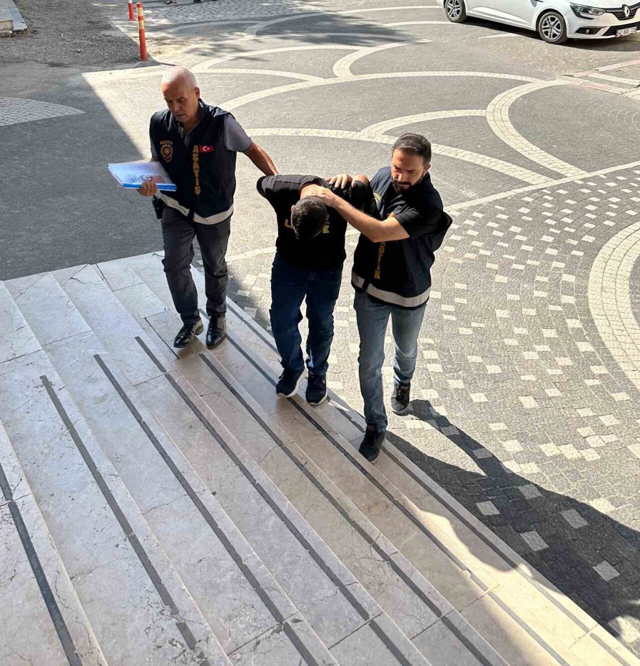 Konya’nın Akşehir ilçesinde düzenlenen uyuşturucu operasyonunda 3 bin 500 kullanımlık