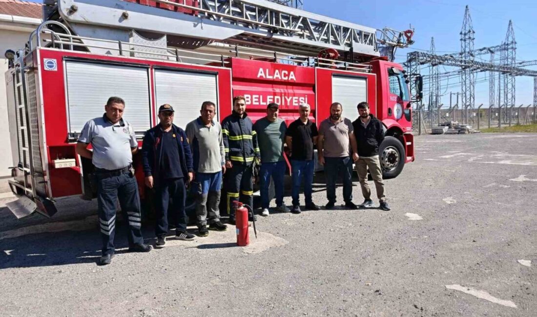 Çorum’un Alaca ilçesinde, Alaca Belediyesi İtfaiye Müdürlüğü ekipleri, elektrik dağıtım