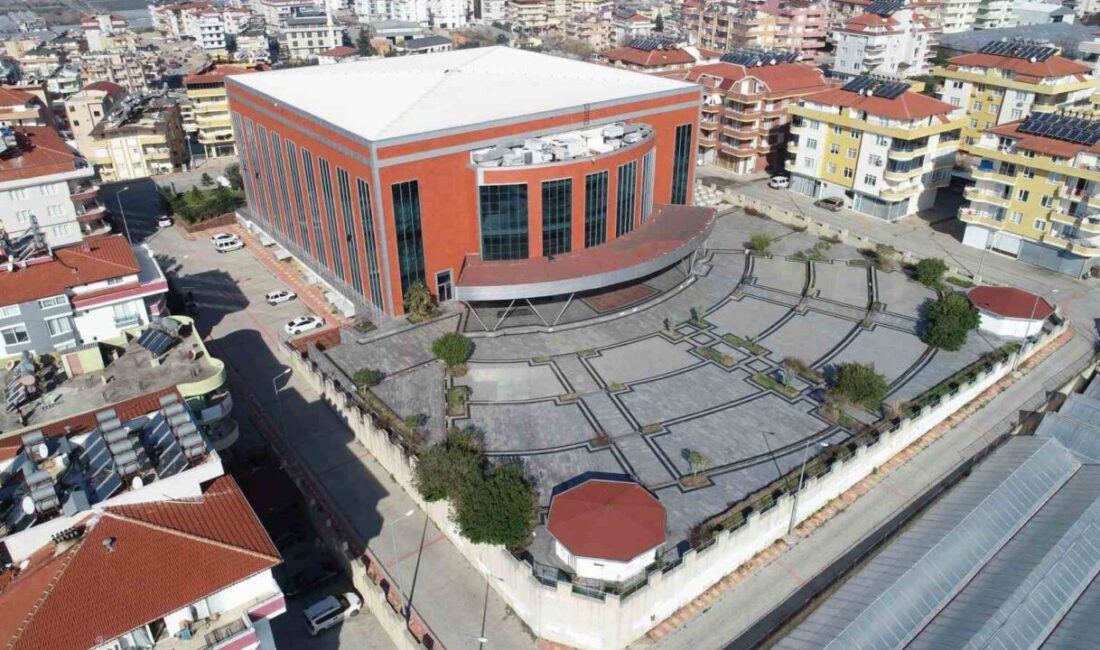 Alanya Alaaddin Keykubat Üniversitesi (ALKÜ) Rektörü Prof. Dr. Kenan Ahmet