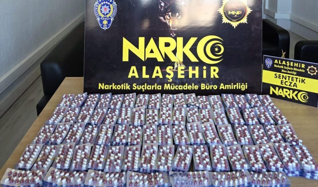 Manisa’nın Alaşehir ilçesinde polis ekiplerince bir evde yapılan aramada 4