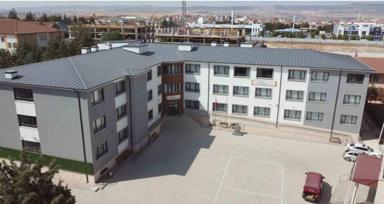 Eskişehir’de depreme dayanıksız olduğunun ortaya çıkması sonucu yıkılan Ali Güven