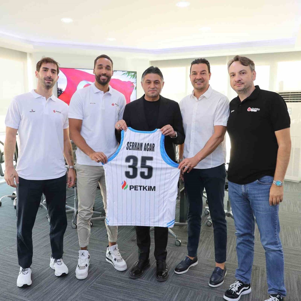 Aliağa Petkimspor Genel Menajeri Levent Türknas, Başantrenör Özhan Çıvgın ve