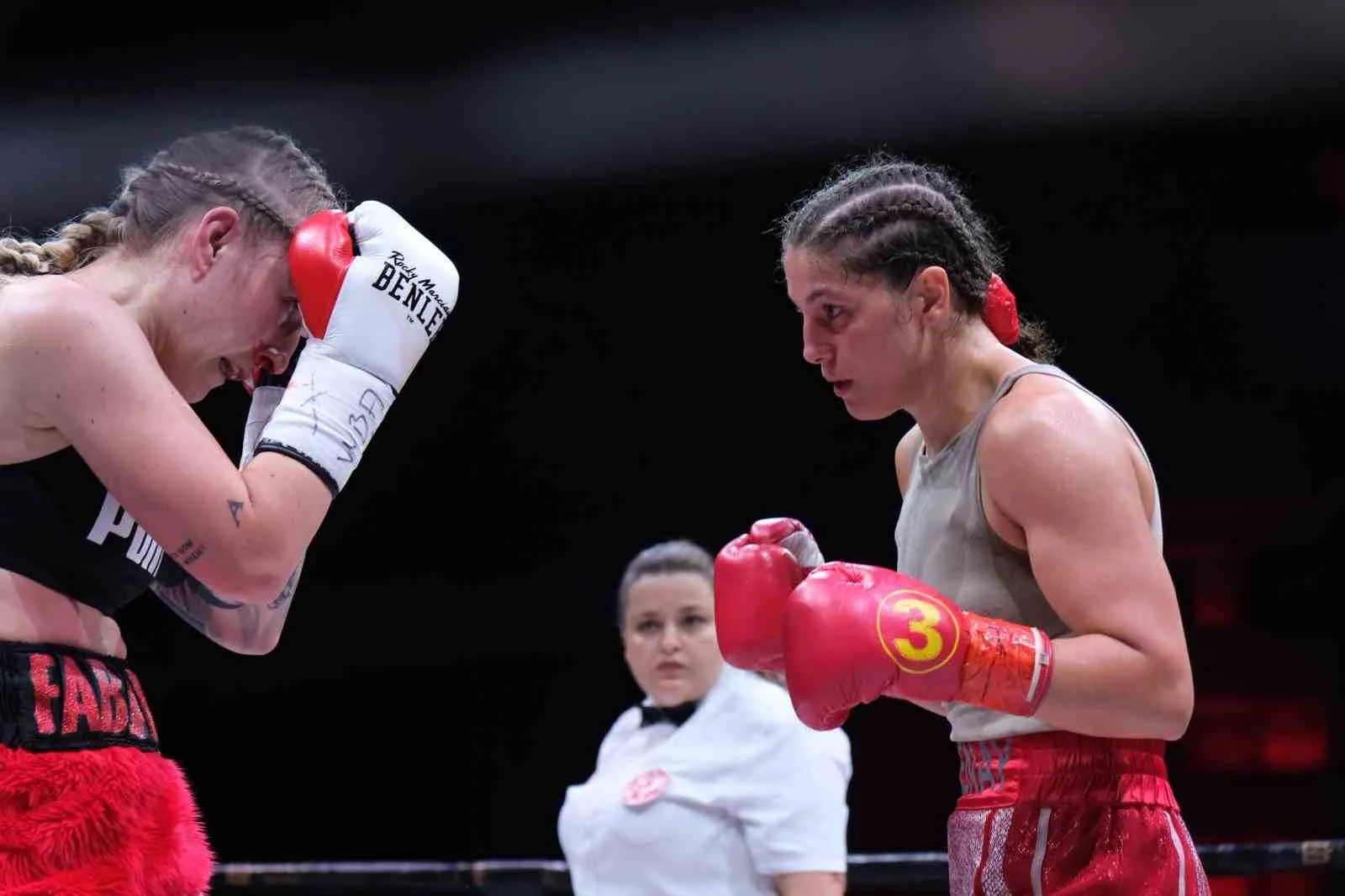 Alanya Alaaddin Keykubat Üniversitesi (ALKÜ) öğrencisi Türkiye’nin ilk Dünya Boks