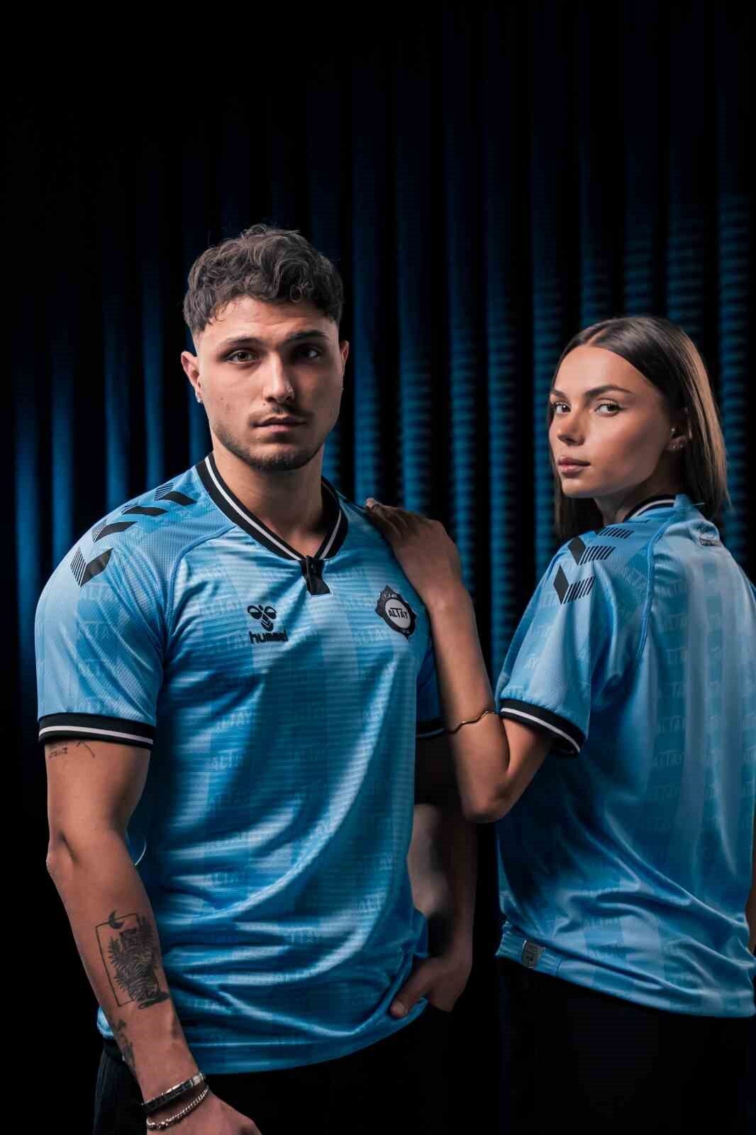 Altay, 2025-2026 sezonunda giyeceği formaları sosyal medya hesabından yaptığı paylaşımla