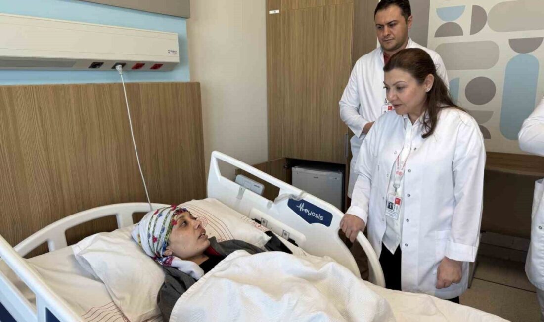 Gaziantep Şehir Hastanesi’nde göğüs cerrahisi ekibi tarafından gerçekleştirilen özel bir