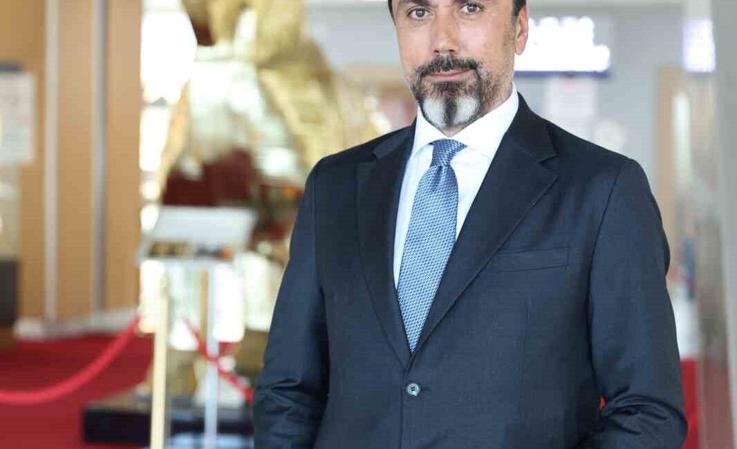 Altın fiyatları hem uluslararası piyasalarda hem de Türkiye’de tarihi seviyelere