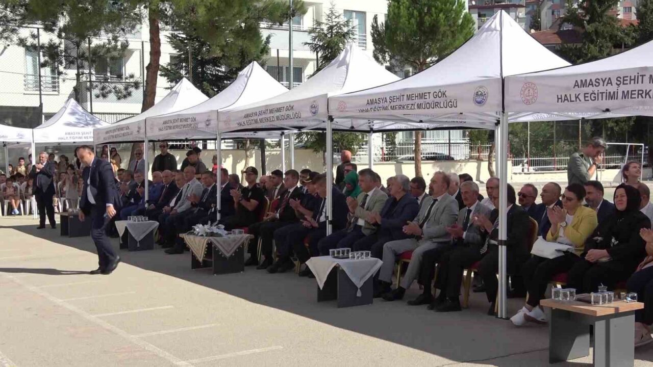 Amasya’da İlköğretim Haftası açılış töreninde kürsüye çıkan CHP’li Belediye Başkanı