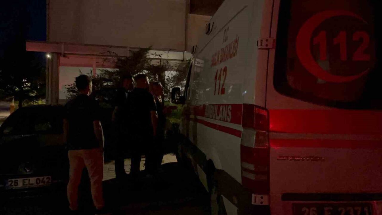 Eskişehir’de 2 şahsın içinde bulunduğu araç tarafından kilometrelerce kovalan ambulans