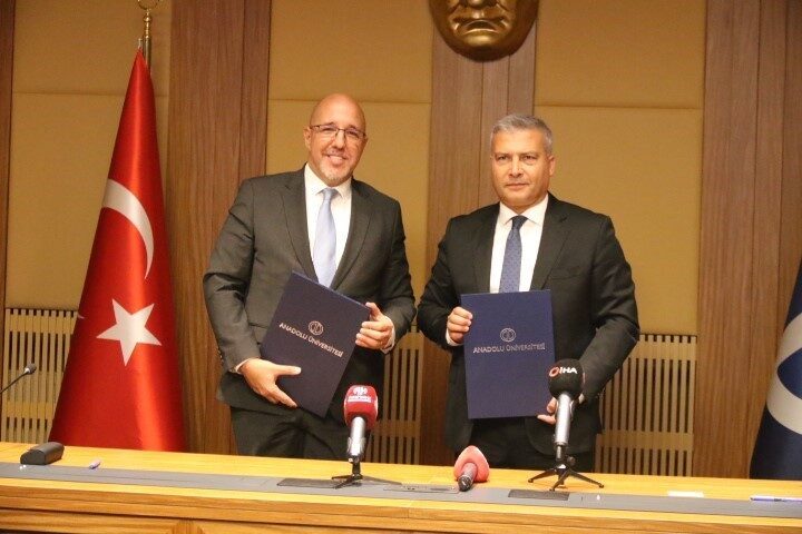 Anadolu Üniversitesi, 4 bin 333 çalışanın maaşını ödeyecek bankayı belirlemek