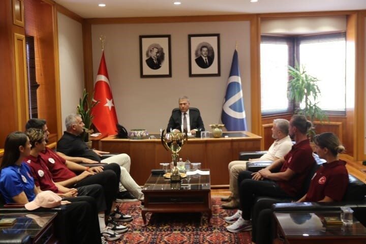 Anadolu Üniversitesi takımı Avrupa Taekwondo Şampiyonası’nda şampiyon oldu. Türkiye’den 30,