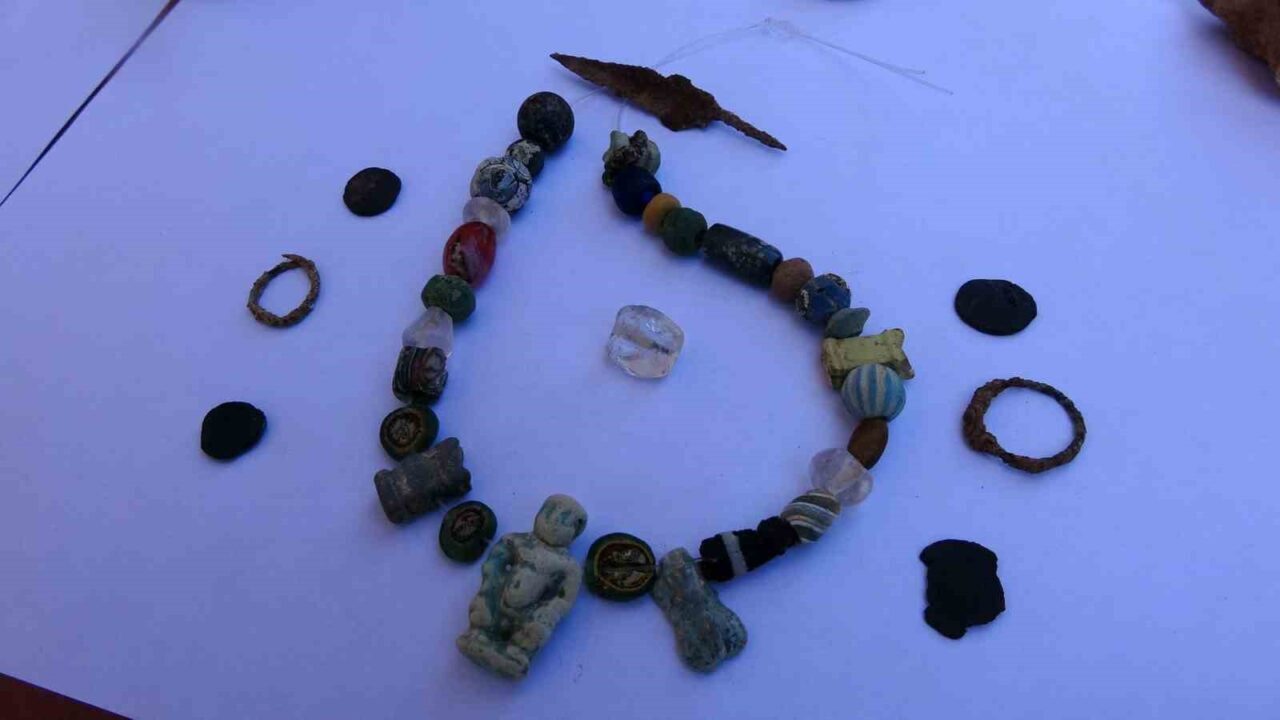 Adıyaman Perre Antik Kentte yürütülen kazı çalışmalarında heyecanlandırılan bir eser