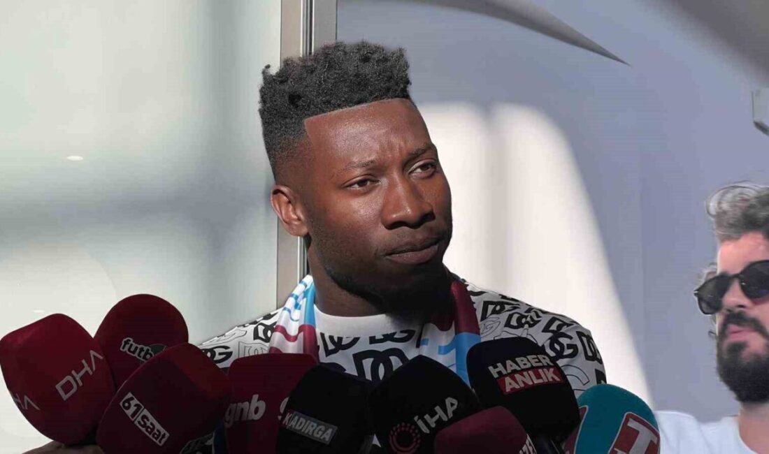 Trabzonspor’un Manchester United kiralık olarak kadrosuna kattığı kaleci Andre Onana’yı