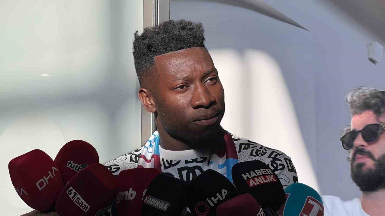 Trabzonspor’un Manchester United kiralık olarak kadrosuna kattığı kaleci Andre Onana’yı