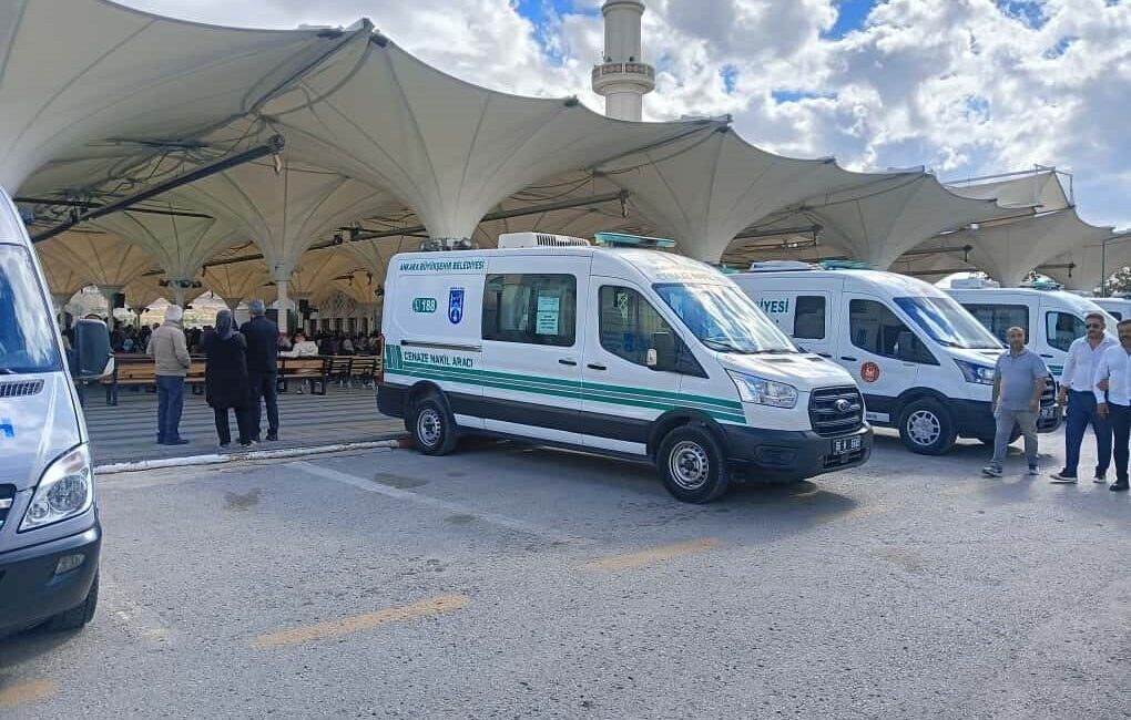 Ankara’da 13’üncü kattaki yangın merdiveninin penceresinden düşerek hayatını kaybeden 6