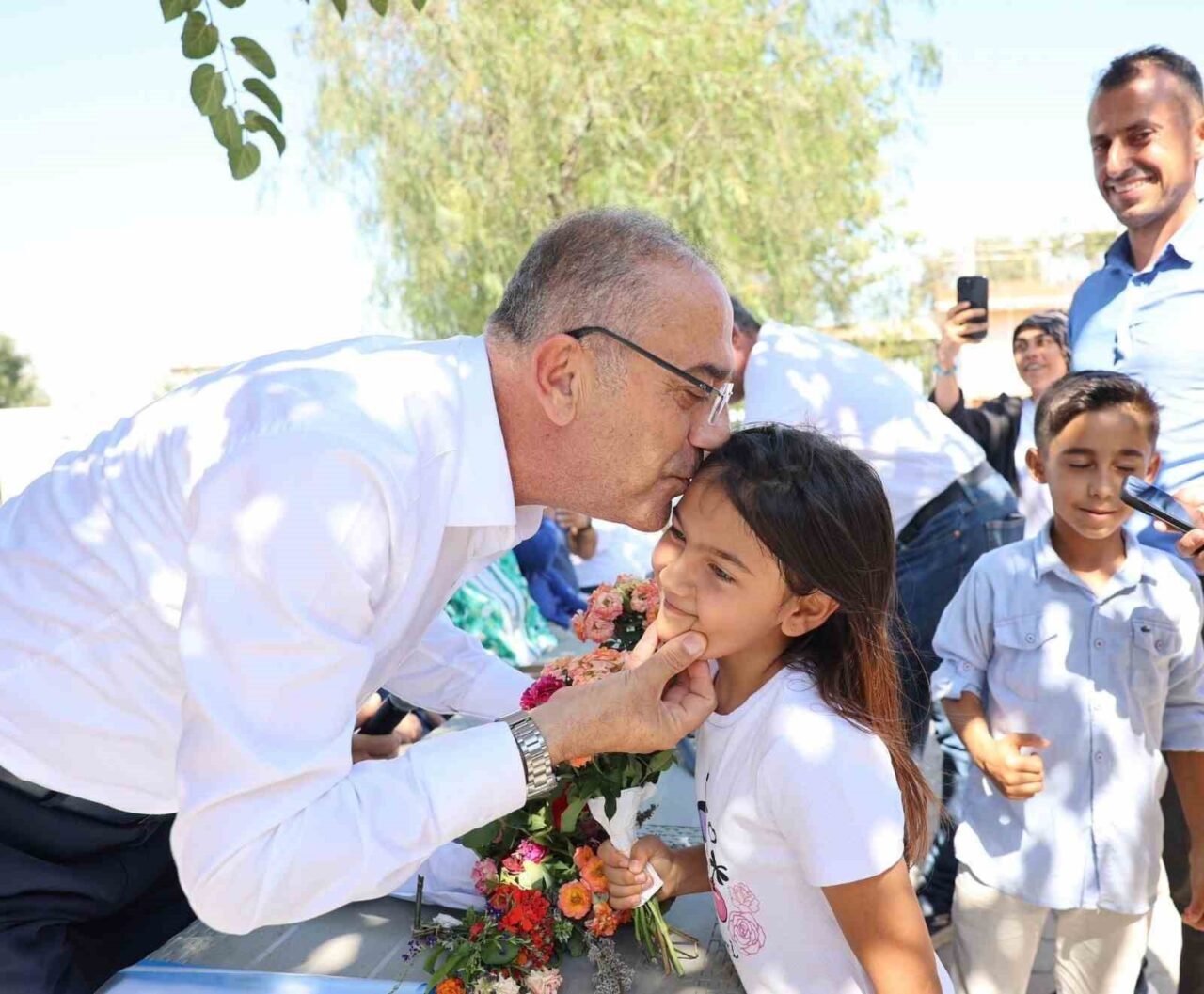 Antakya Belediyesi, bünyesinde çalışan işçi personelinin ikramiyelerini ödedi. Antakya Belediye