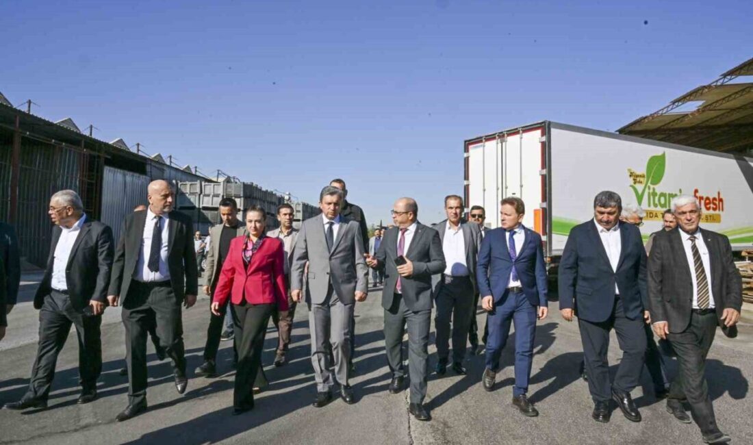 Antalya Büyükşehir Belediyesi Başkan Vekili Büşra Özdemir, Antalya Toptancı Hali’nde