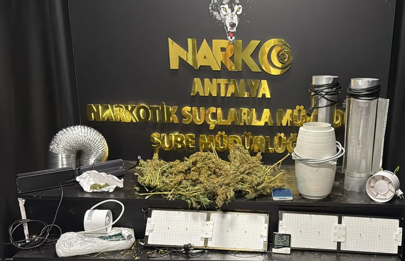 Antalya’da polisin narkotik suçlarla ilgili son 1 haftada gerçekleştirdiği çalışmalarda