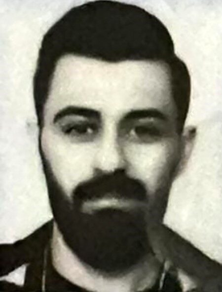 Antalya’da ailesiyle birlikte yaşayan 33 yaşındaki genç, odasında ölü bulundu.