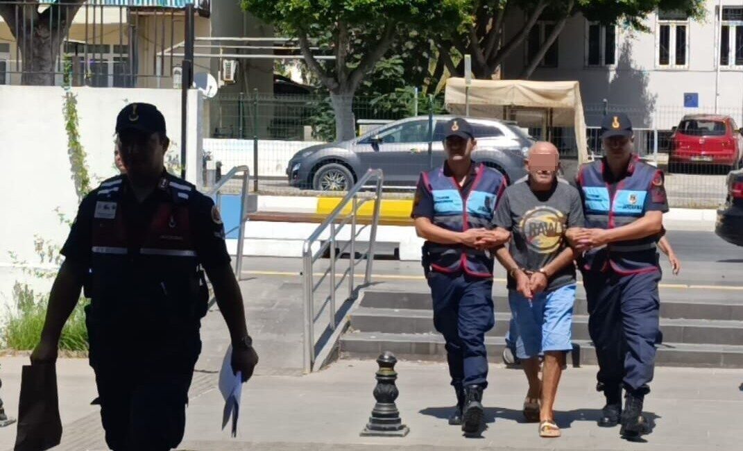 Antalya’nın Manavgat ilçesinde alacak-verecek meselesi yüzünden aralarında husumet olduğu öğrenilen