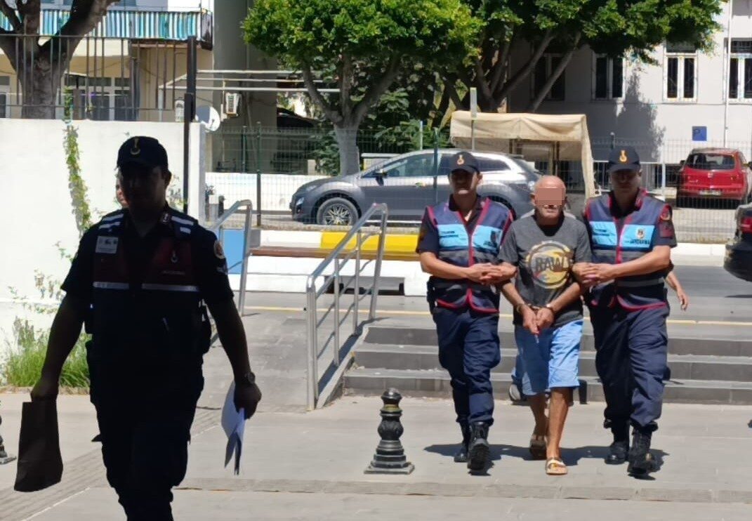 Antalya’nın Manavgat ilçesinde alacak-verecek meselesi yüzünden aralarında husumet olduğu öğrenilen