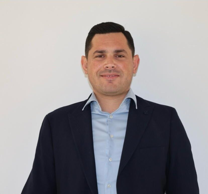 Antalya’nın CHP’li merkez Aksu Belediyesi’nde Başkan Yardımcıları Hüseyin Çelik, Mevlüt