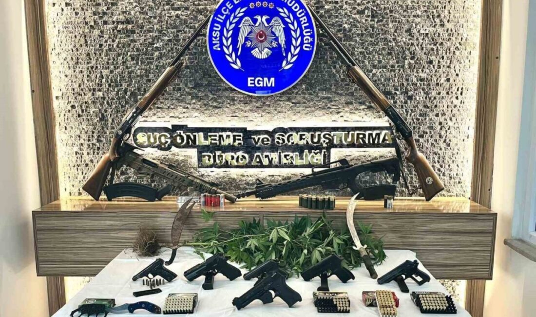 Antalya’nın Aksu ilçesinde çok sayıda ruhsatsız silah ve fişekleri ele