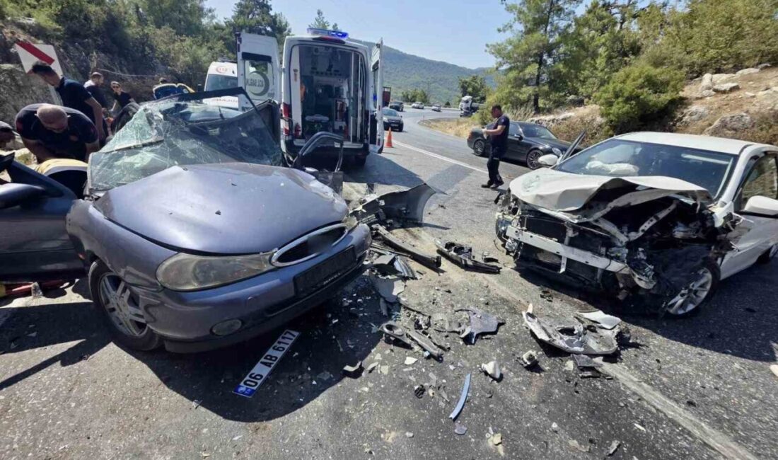 Antalya’nın Akseki ilçesinde iki otomobilin çarpışması sonucu meydana gelen trafik