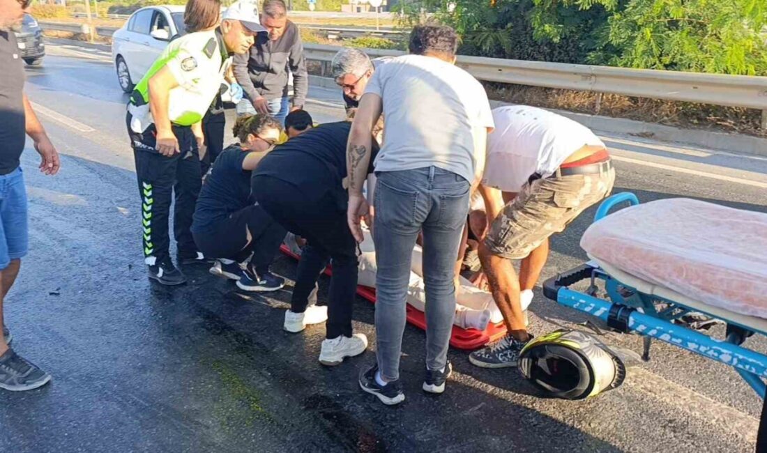 Antalya’nın Manavgat ilçesinde aynı istikamette seyir halindeki motosikletin iş makinesine