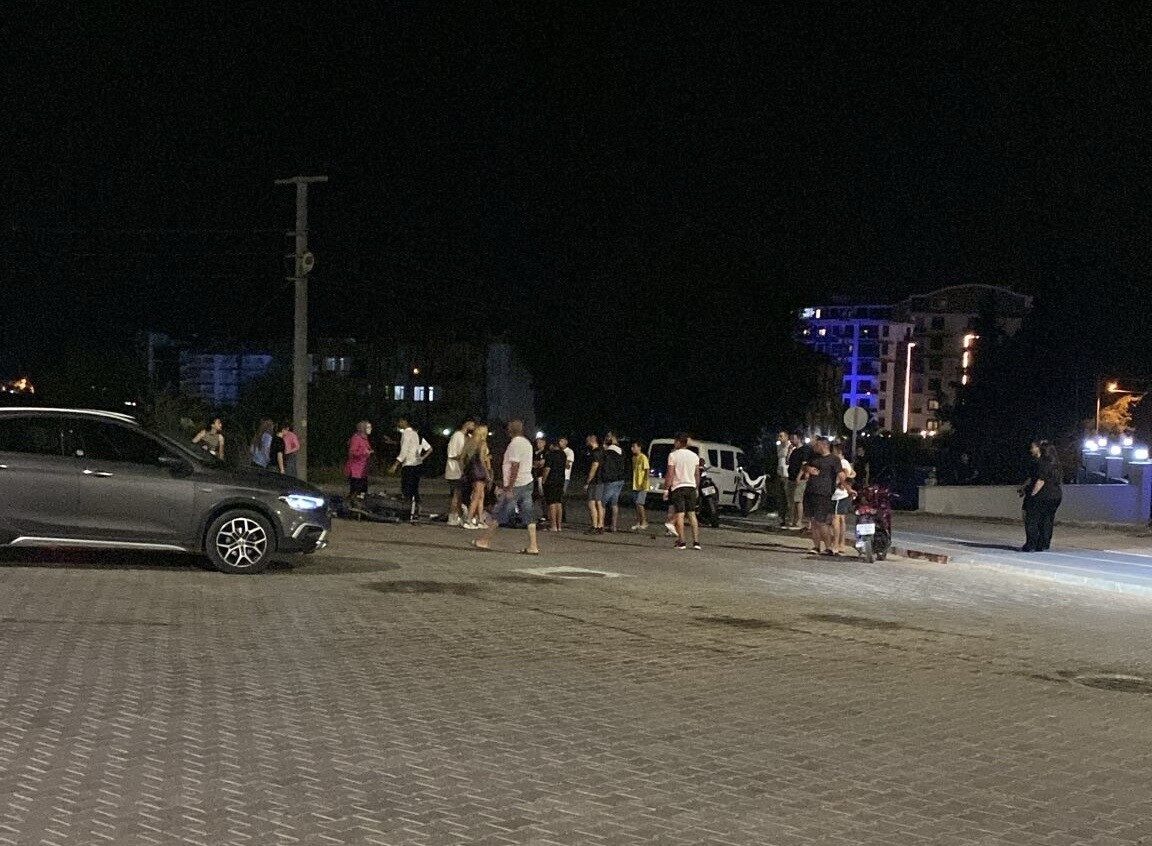 Antalya’nın Gazipaşa ilçesinde otomobille çarpışan motosiklet sürücüsü yaralandı. Kaza, saat