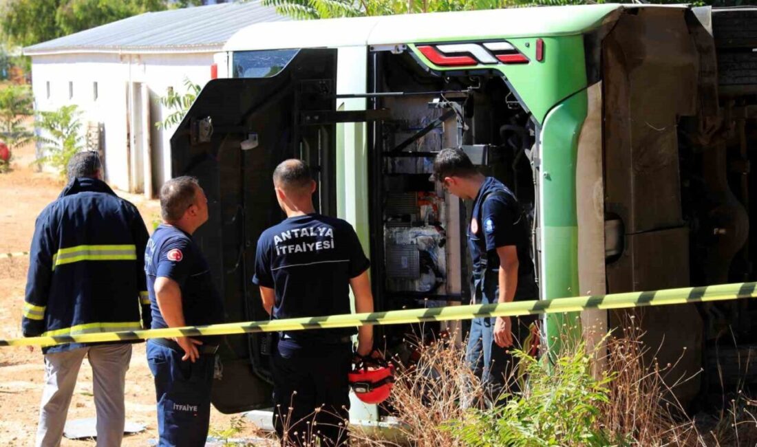 Antalya’da üniversite içinde belediyeye ait ring otobüsünün devrilmesi sonucu meydana