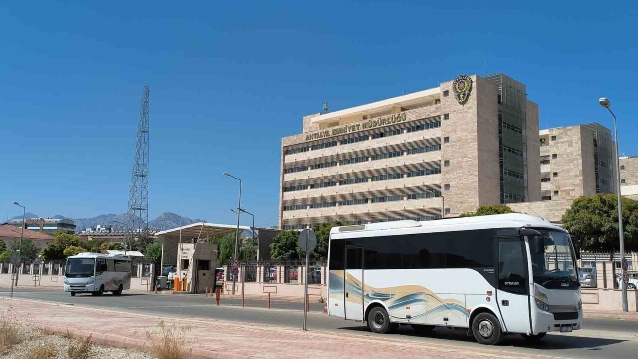 Antalya Büyükşehir Belediyesi’ne yönelik yürütülen ’rüşvet’ soruşturmasının 5’inci dalgasında, gözaltına