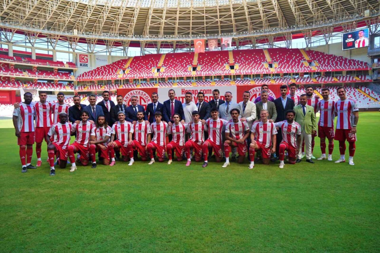 Antalyaspor, 2025-2026 sezonu öncesi yeni transferlerini ve altyapıdan A takıma