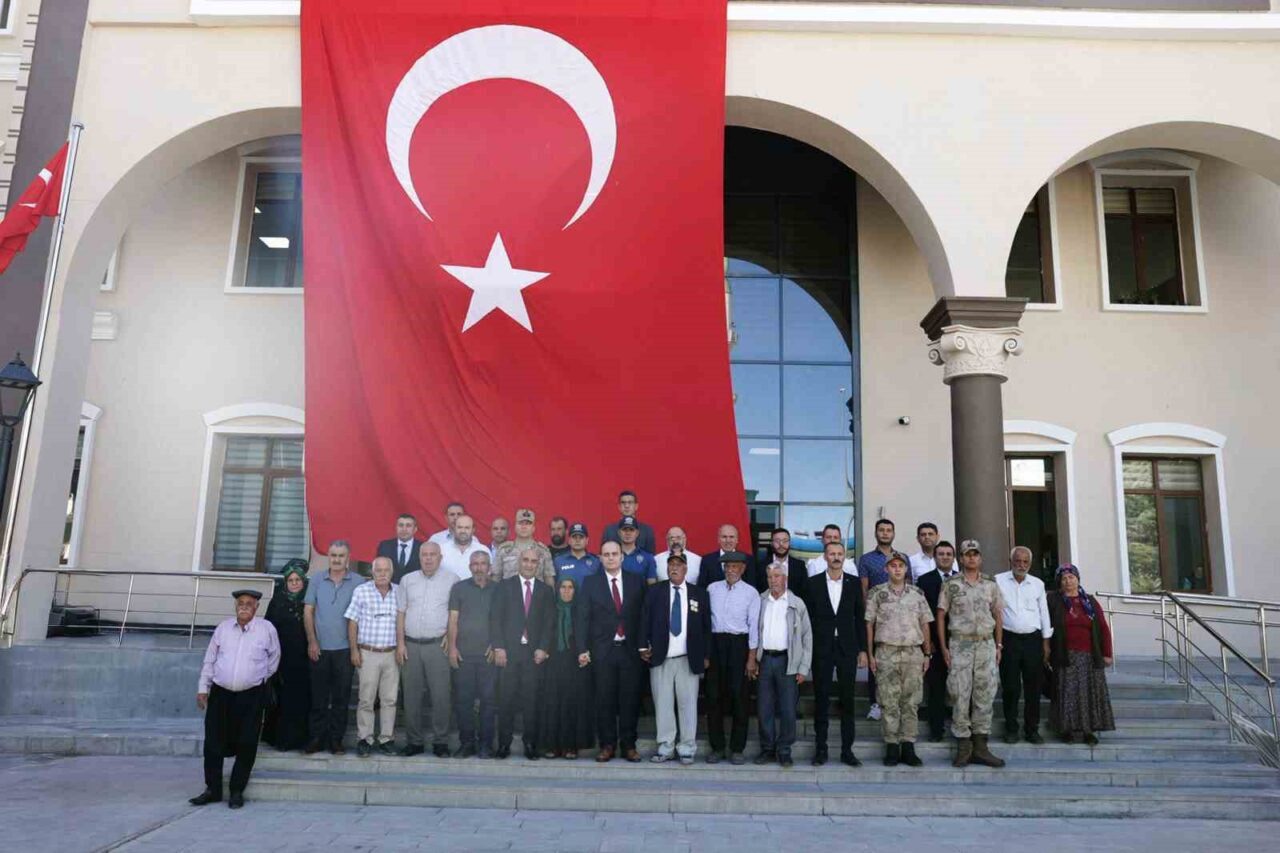 Gaziantep’in Araban ilçesinde 19 Eylül Gaziler Günü törenle kutlandı. Araban