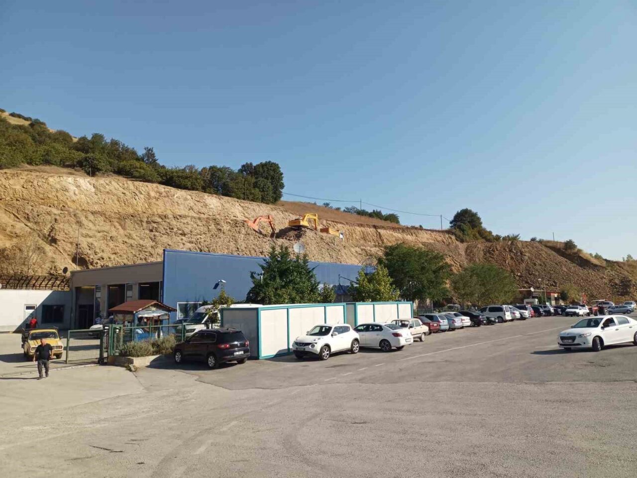 Samsun’da daha önce ruhsatsız olduğu için bazı birimleri mühürlenen TÜVTÜRK