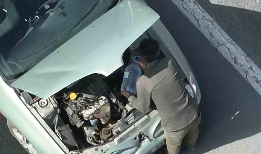 Kars’ta ehliyeti olmadan araç kullanan ve denetim noktasındaki ekipleri görünce