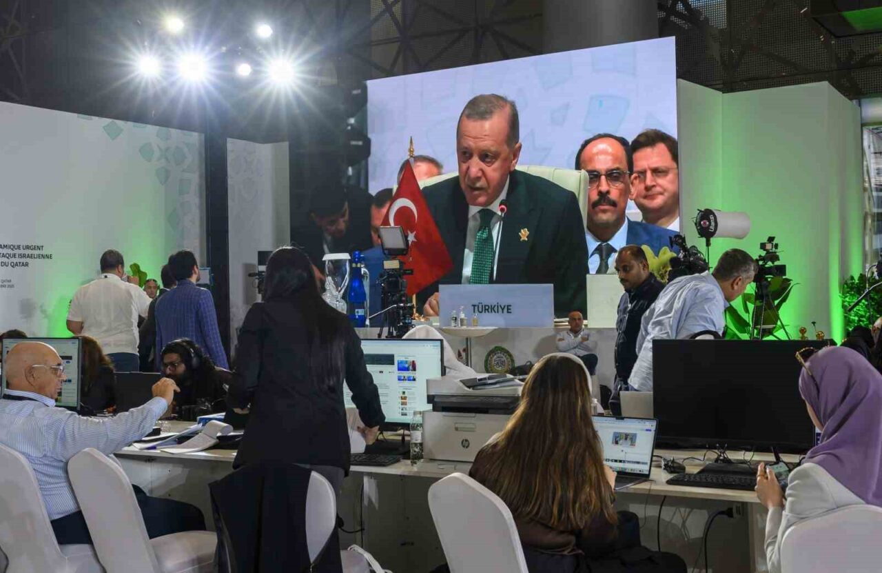 Katar’ın başkenti Doha’da düzenlenen İslam İşbirliği Teşkilatı ve Arap Ligi