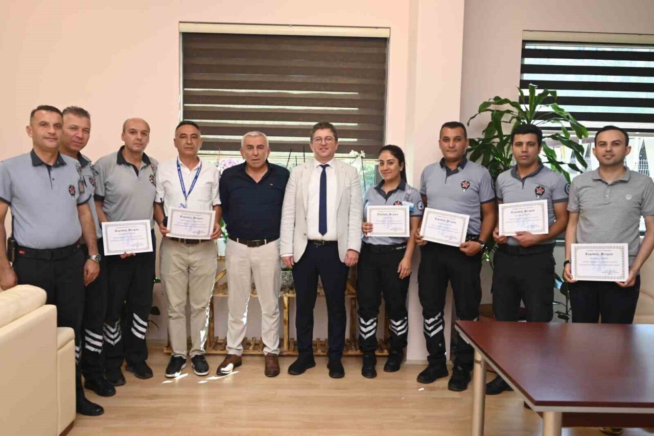 Denizli’nin Pamukkale ilçesinde yeni doğum yapan arkadaşının kız bebeğini battaniyeye